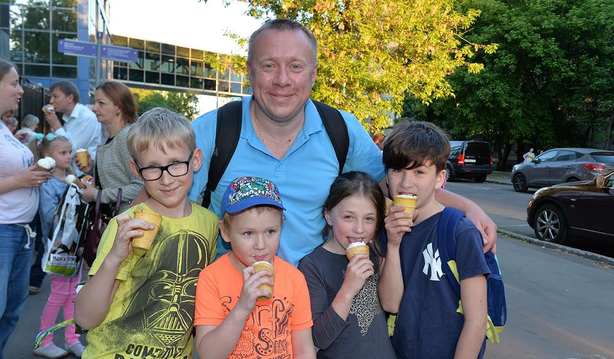 Fathers moscow. Совет отцов города Москвы. В городе отец. Отец Москва. Гебернатор города в отца и дети.